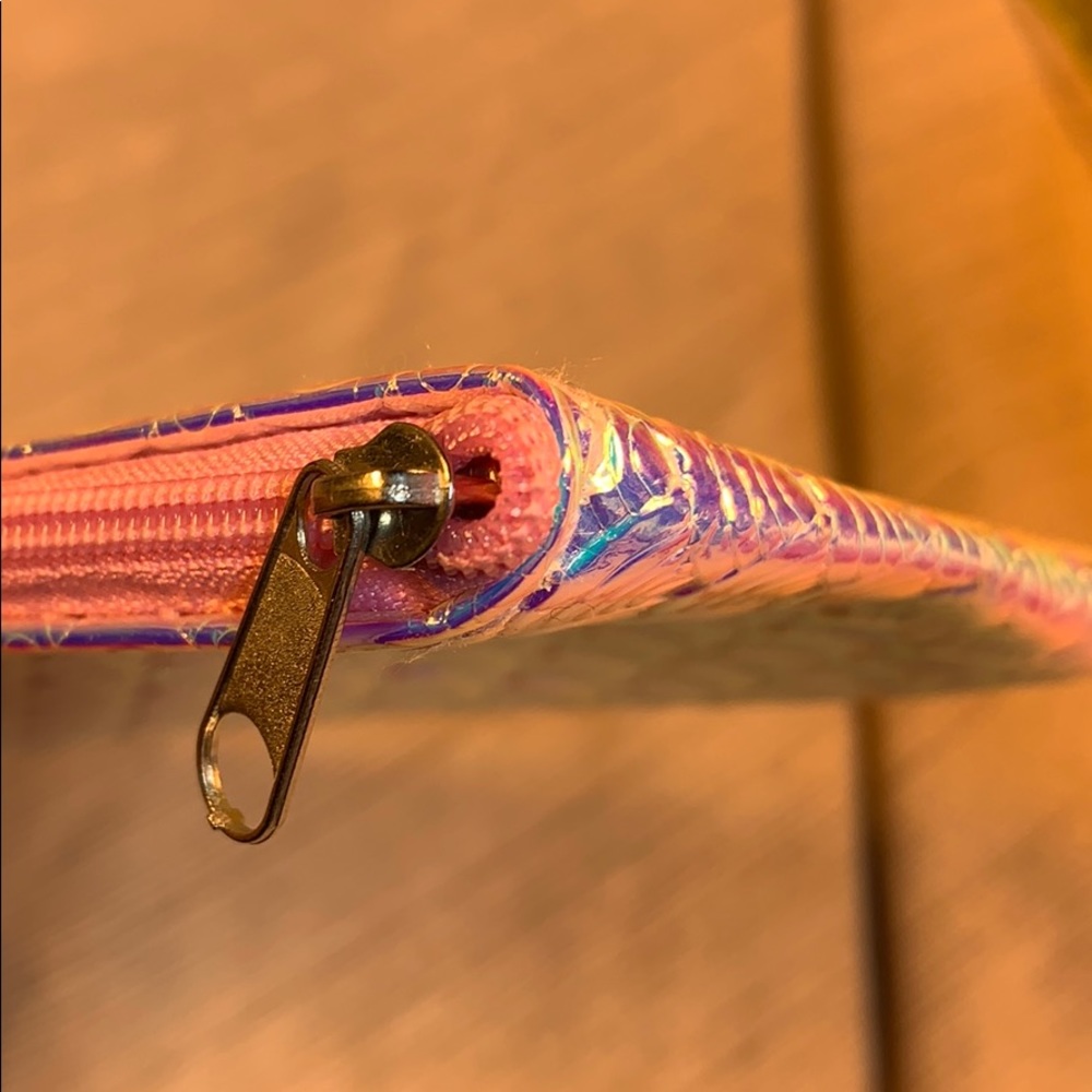 Iridescent wristlet/pouch EUC - Picture 4 of 13